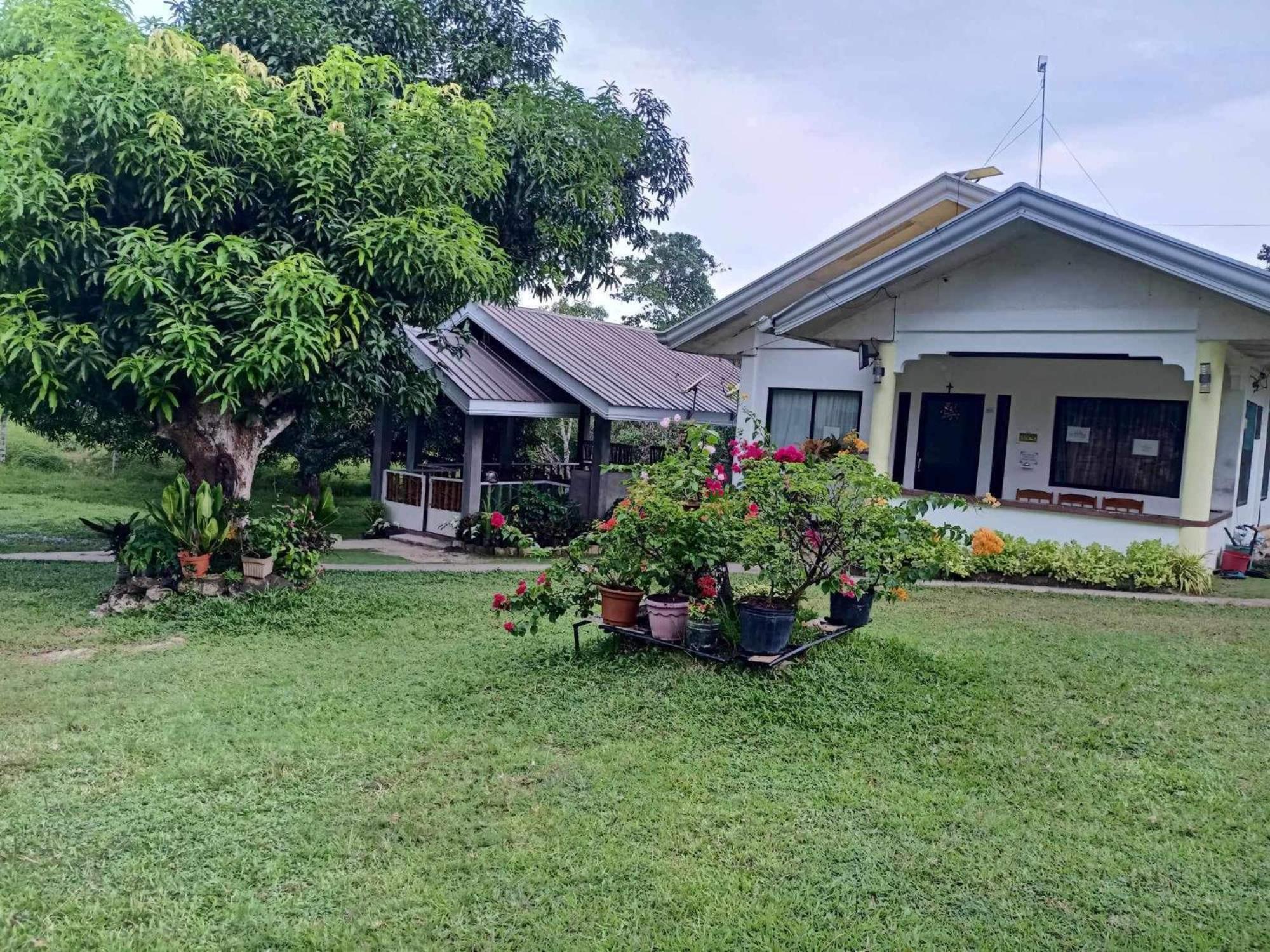 Balai Mariacaria Pension House Guindulman Exterior photo